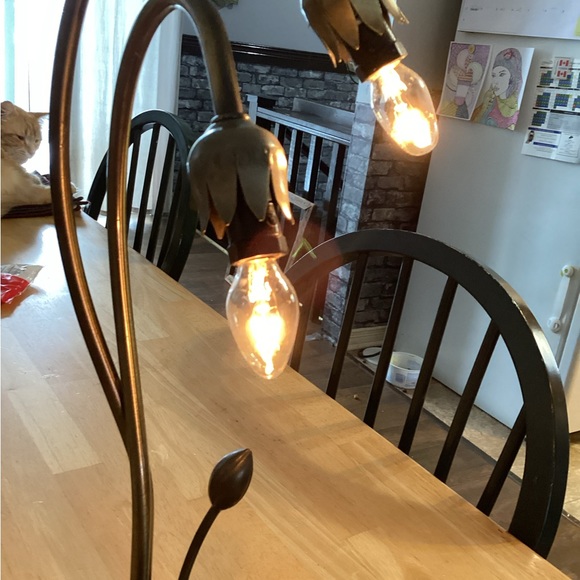 Rare find beautiful brass table lamp - Picture 3 of 7